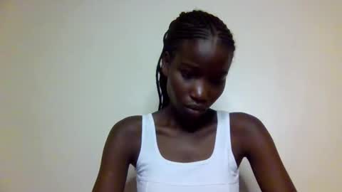 sexy_petittie online show from 19, 10, 2025