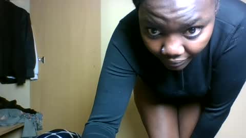 Snapshot of sexy_rue chatting on 12, 6, 2026 RUE online show from 12, 6, 2026