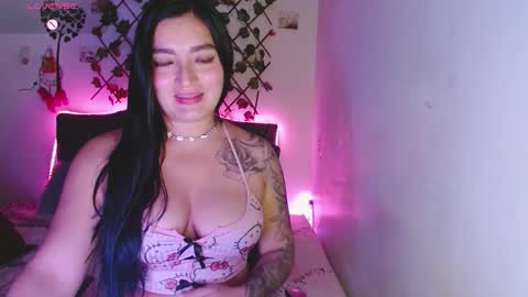 Snapshot of sexy_violett18 chatting on 8, 3, 2026 sexy_violett18 online show from 8, 3, 2026