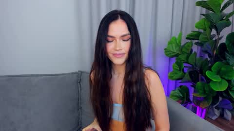 Snapshot of sexyangeloux chatting on 5, 10, 2025 Lou online show from 5, 10, 2025