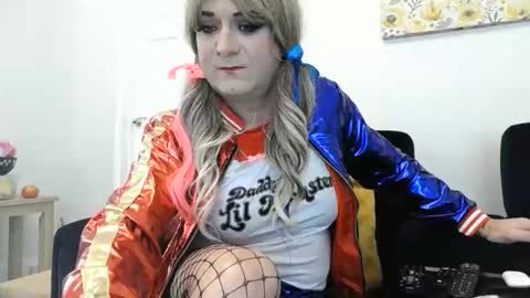 Becky online show from 25, 10, 2025