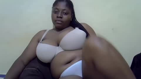 Snapshot of sexyboobies25 chatting on 10, 3, 2025 sexyboobies25 online show from 10, 3, 2025