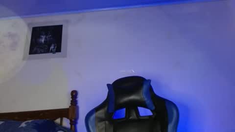 Snapshot of sexyboy_bigclit chatting on 1, 3, 2026 Iker online show from 1, 3, 2026