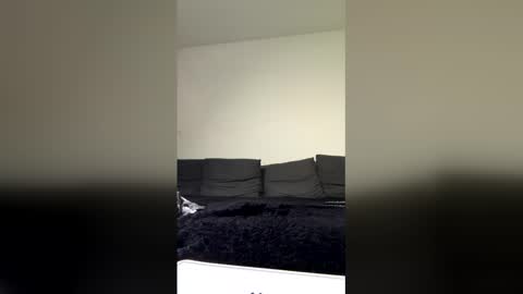 sexyboyziii01 online show from 18, 3, 2026