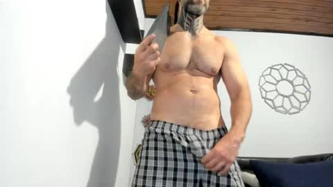 Antonioylola online show from 27, 4, 2026