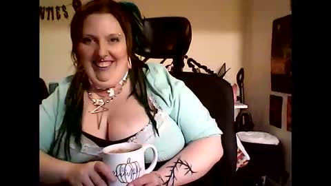 Snapshot of sexyemoprincess chatting on 24, 11, 2025 Wouldntyouliketoknow online show from 24, 11, 2025