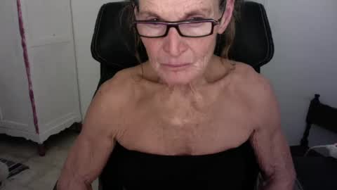 Snapshot of sexyfit58 chatting on 19, 12, 2024 SexyFit58 online show from 19, 12, 2024