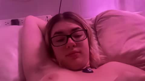 sexyflower21555 online show from 3, 12, 2024