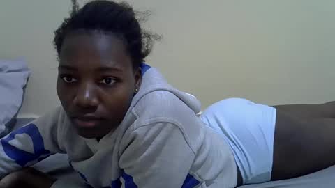 Snapshot of sexyghurl12 chatting on 5, 10, 2025 sexyghurl12 online show from 5, 10, 2025