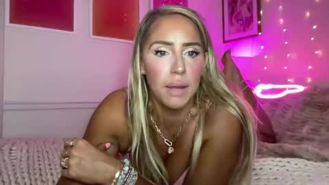 Snapshot of sexygoodvibebabe69 chatting on 18, 1, 2026 Ashley Love online show from 18, 1, 2026