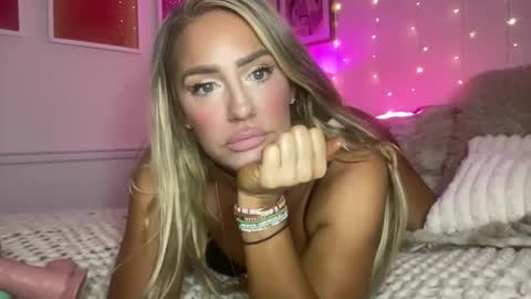 Snapshot of sexygoodvibebabe69 chatting on 3, 2, 2026 Ashley Love online show from 3, 2, 2026