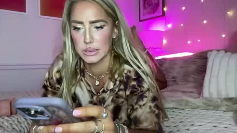 Snapshot of sexygoodvibebabe69 chatting on 5, 2, 2026 Ashley Love online show from 5, 2, 2026