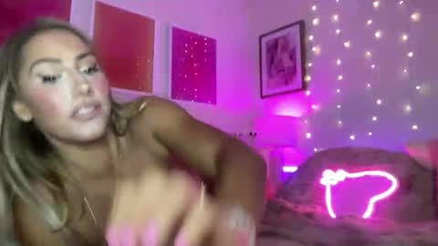 Snapshot of sexygoodvibebabe69 chatting on 28, 2, 2026 Ashley Love online show from 28, 2, 2026