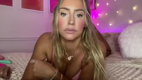 Snapshot of sexygoodvibebabe69 chatting on 3, 3, 2026 Ashley Love online show from 3, 3, 2026