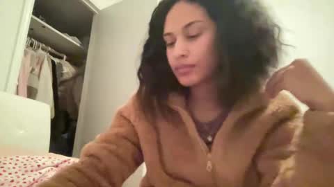 Snapshot of sexyjenny999 chatting on 16, 12, 2024 Jenny online show from 16, 12, 2024