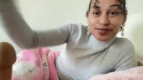 Snapshot of sexyjenny999 chatting on 3, 10, 2025 Jenny online show from 3, 10, 2025