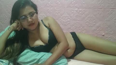 sexyjessa20 online show from 4, 2, 2026