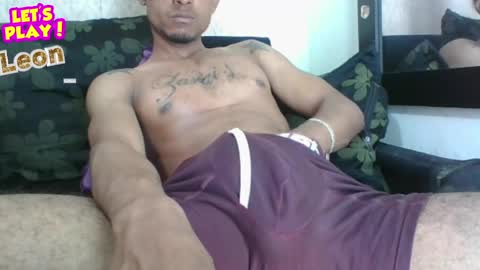 Snapshot of sexyleon69 chatting on 25, 5, 2026 Sexy leon online show from 25, 5, 2026