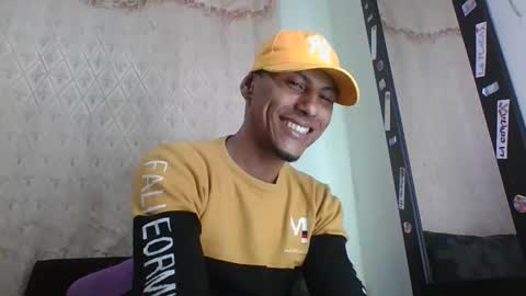 Snapshot of sexyleon69 chatting on 28, 5, 2026 Sexy leon online show from 28, 5, 2026