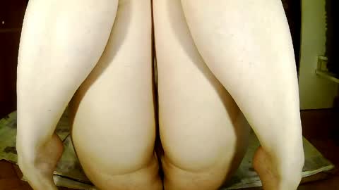 Snapshot of sexymayagold chatting on 14, 4, 2026 Squirty Maya Gold online show from 14, 4, 2026