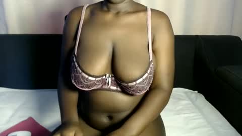 Snapshot of sexymelaninn chatting on 18, 6, 2026 Sexy Melanin online show from 18, 6, 2026