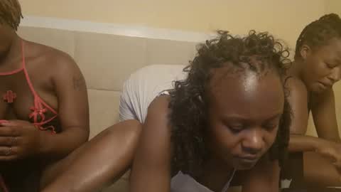 Snapshot of sexymia56 chatting on 18, 9, 2025 Miss mia online show from 18, 9, 2025