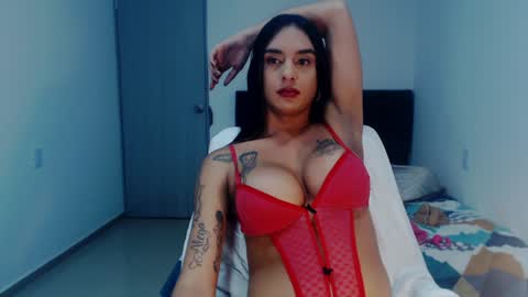 Snapshot of sexynatalia25 chatting on 13, 12, 2024 Natalia Duran online show from 13, 12, 2024