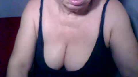 Snapshot of sexyoldwet chatting on 31, 12, 2024 AnneSofia online show from 31, 12, 2024