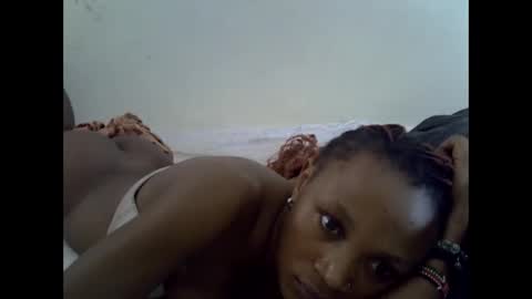 Snapshot of sexypetite4 chatting on 30, 9, 2025 SHARON online show from 30, 9, 2025