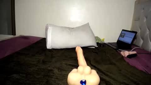 Snapshot of sexypum3 chatting on 22, 1, 2025 naughty slut online show from 22, 1, 2025