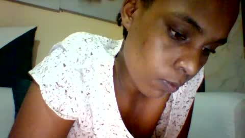Snapshot of sexyqueen3457132 chatting on 20, 10, 2025 DOVY ACHIENG online show from 20, 10, 2025