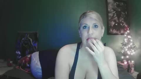 sexystripper69 online show from 17, 12, 2024