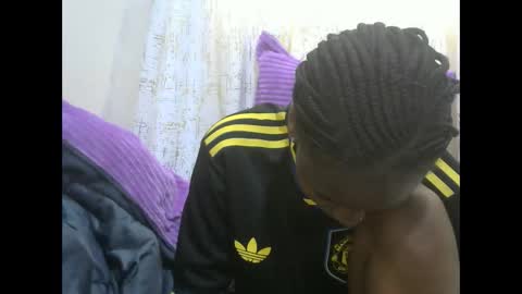 Snapshot of sexytinyy chatting on 2, 11, 2025 maria online show from 2, 11, 2025