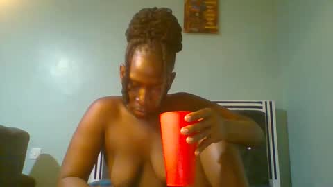 VIVIAN online show from 4, 3, 2025