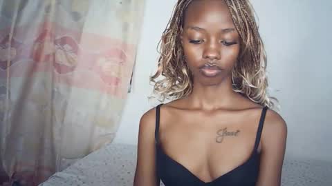 sexyzuriel online show from 18, 3, 2026