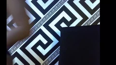 Snapshot of sezy_petite chatting on 14, 9, 2025 Wealth online show from 14, 9, 2025
