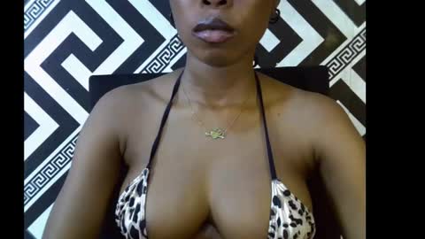 Snapshot of sezy_petite chatting on 25, 9, 2025 Wealth online show from 25, 9, 2025