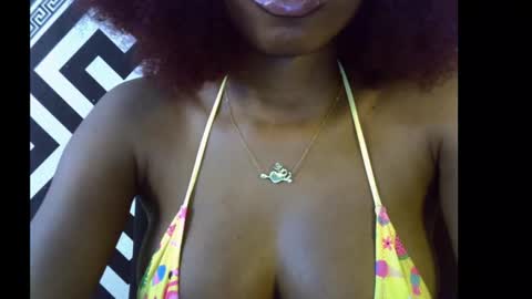 Snapshot of sezy_petite chatting on 2, 10, 2025 Wealth online show from 2, 10, 2025