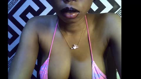 Snapshot of sezy_petite chatting on 8, 10, 2025 Wealth online show from 8, 10, 2025