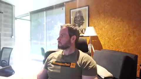 Snapshot of shad0w_hunter chatting on 8, 11, 2025 shad0w_hunter online show from 8, 11, 2025