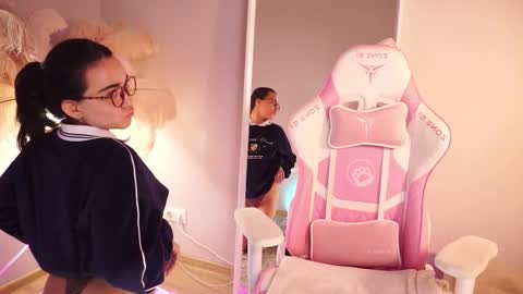 Lily  online show from 30, 11, 2025