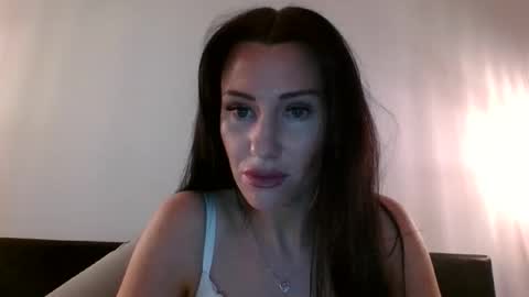 Annaleseee online show from 17, 10, 2025