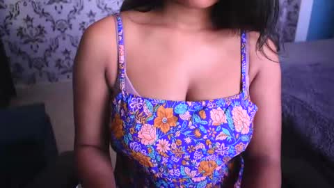 Snapshot of shanaya_indian chatting on 17, 12, 2024 shanaya indian online show from 17, 12, 2024