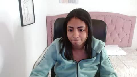 Snapshot of shaneelle chatting on 15, 10, 2025 shanelle online show from 15, 10, 2025