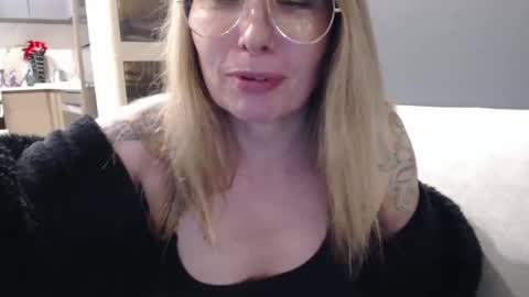 Snapshot of shannon07 chatting on 31, 12, 2024 Shannon07 online show from 31, 12, 2024