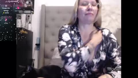 Snapshot of shannon07 chatting on 11, 9, 2025 Shannon07 online show from 11, 9, 2025