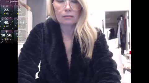 Snapshot of shannon07 chatting on 5, 10, 2025 Shannon07 online show from 5, 10, 2025