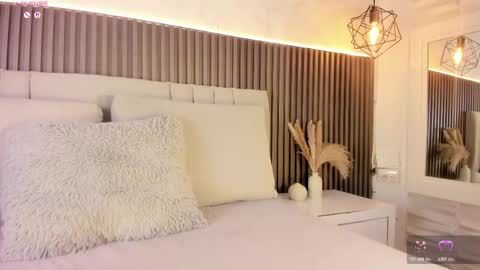 Snapshot of shanonclark chatting on 30, 10, 2025 SHANON online show from 30, 10, 2025