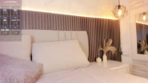 Snapshot of shanonclark chatting on 12, 11, 2025 SHANON online show from 12, 11, 2025