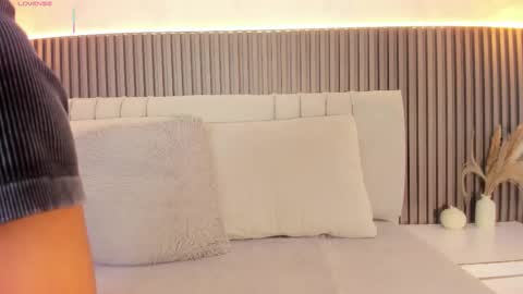 Snapshot of shanonclark chatting on 18, 11, 2025 SHANON online show from 18, 11, 2025